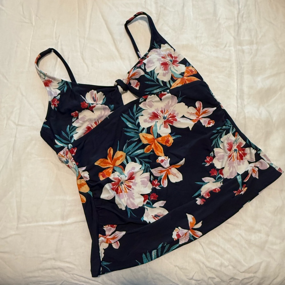Kona Sol Tankini Top with Keyhole, L